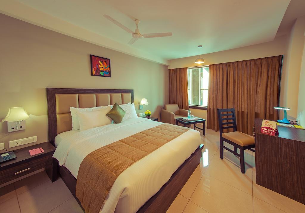 Plaza Hotel Trichy Tiruchirappalli Habitación foto